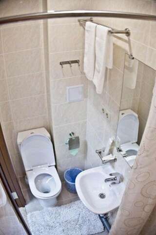 Гостиница Иркут Иркутск Улучшенный одноместный номер-4